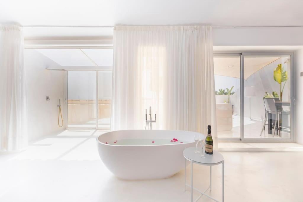 Luxury Penthouse Prime Location Apartment